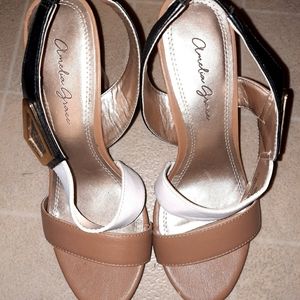 Amelia Grace (Size 7M) Strappy Heels